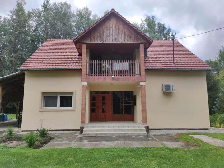 Maci Vendeghaz Apartment Бекесксаба Екстериор снимка