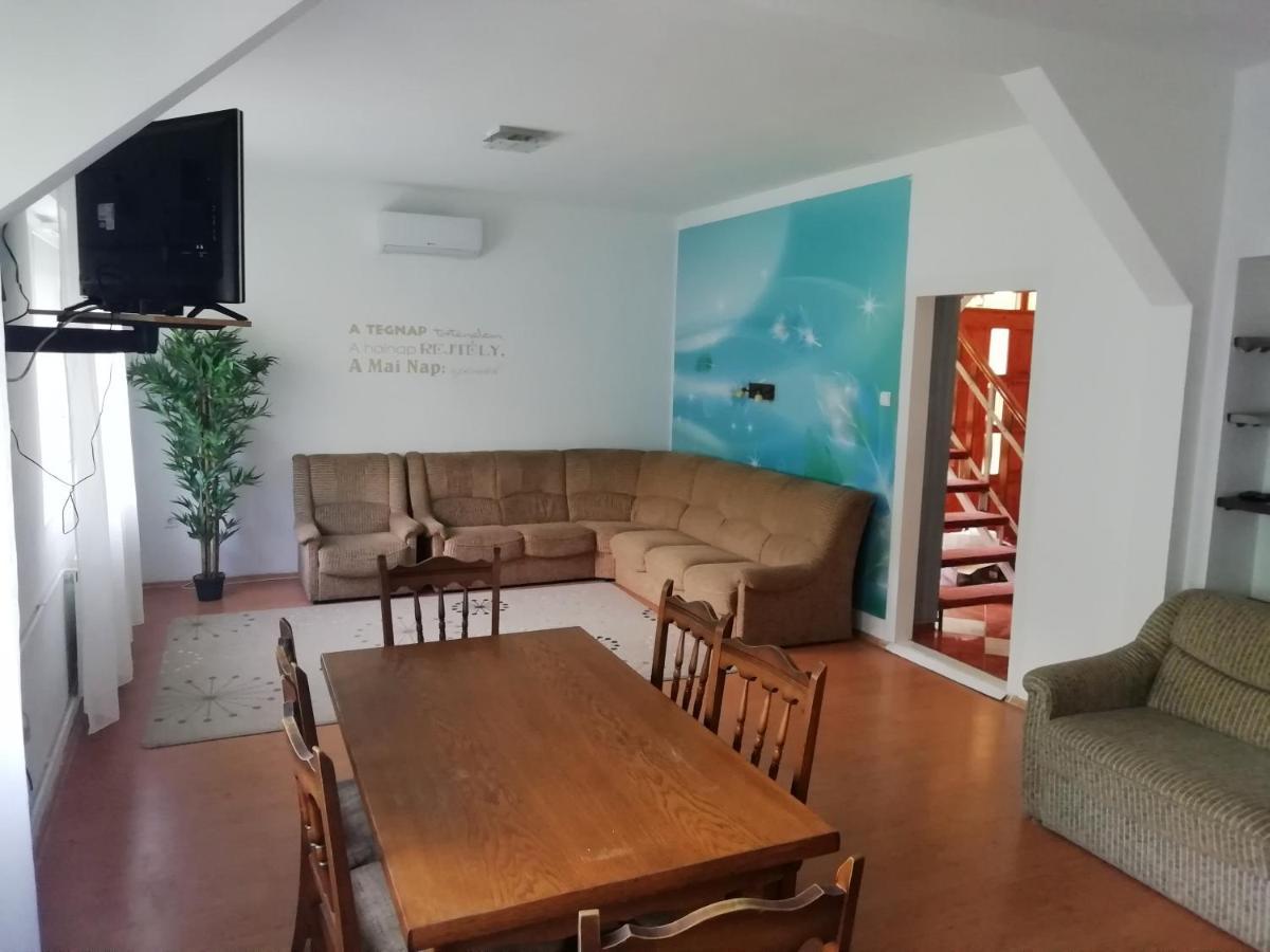 Maci Vendeghaz Apartment Бекесксаба Екстериор снимка